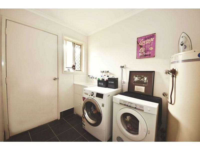 14 Lomandra Street, Boyne Island QLD 4680