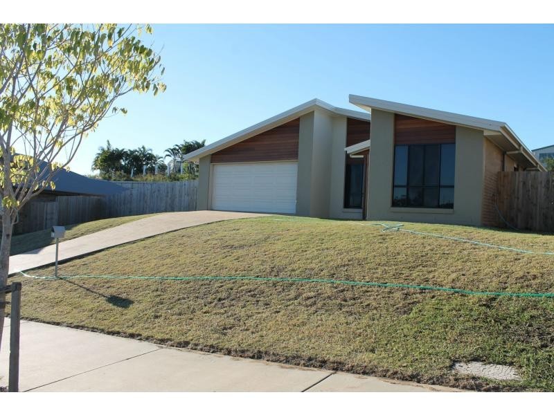 75 Daintree Avenue, New Auckland QLD 4680