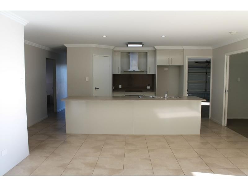 75 Daintree Avenue, New Auckland QLD 4680