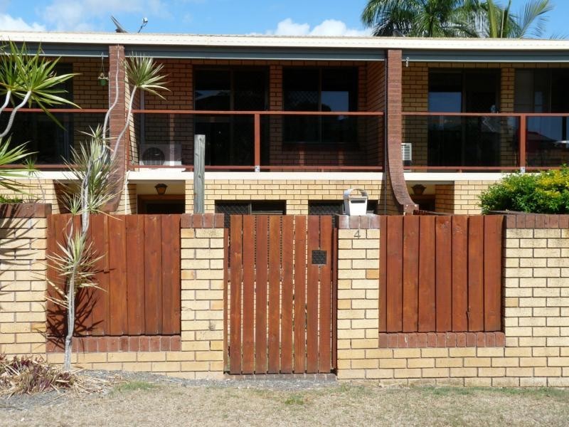 Unit 4/26 Beach Avenue, Tannum Sands QLD 4680