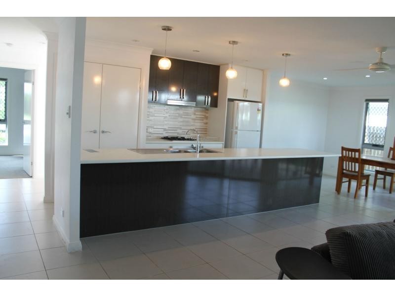 30 Daintree Boulevard, New Auckland QLD 4680