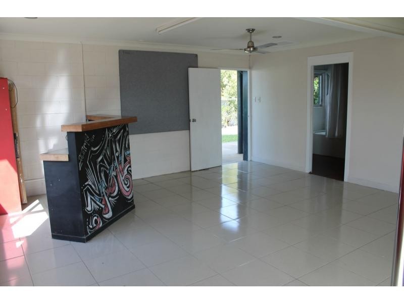 10 Polmaise Street, Boyne Island QLD 4680