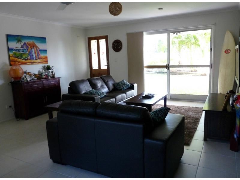 10 Swains Court, Boyne Island QLD 4680