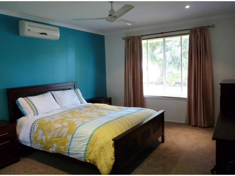 10 Swains Court, Boyne Island QLD 4680