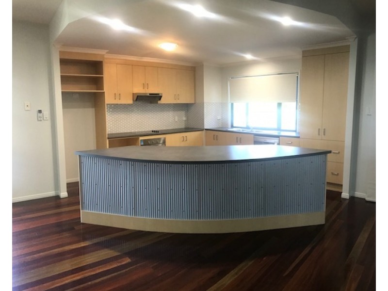 10 Douglas Street, Tannum Sands QLD 4680