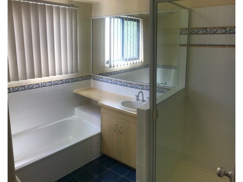 10 Douglas Street, Tannum Sands QLD 4680