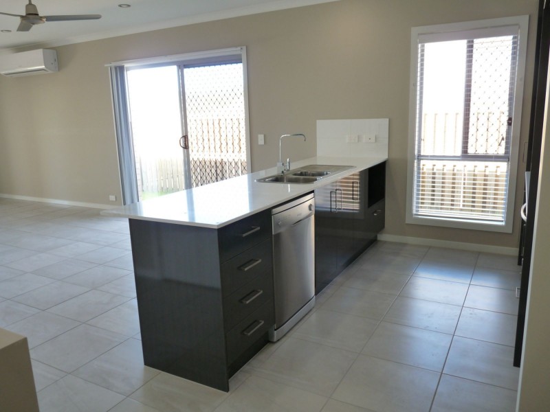 17 Jardine Crescent, Boyne Island QLD 4680