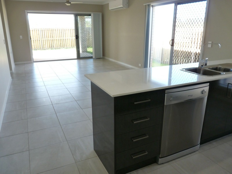 17 Jardine Crescent, Boyne Island QLD 4680