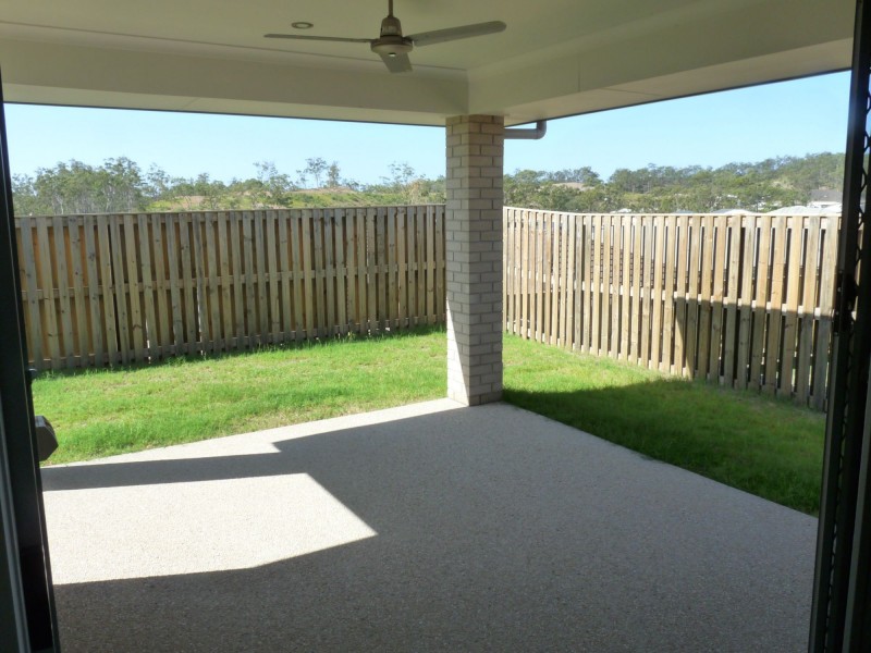 17 Jardine Crescent, Boyne Island QLD 4680