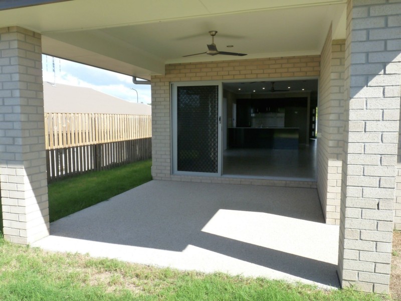17 Jardine Crescent, Boyne Island QLD 4680