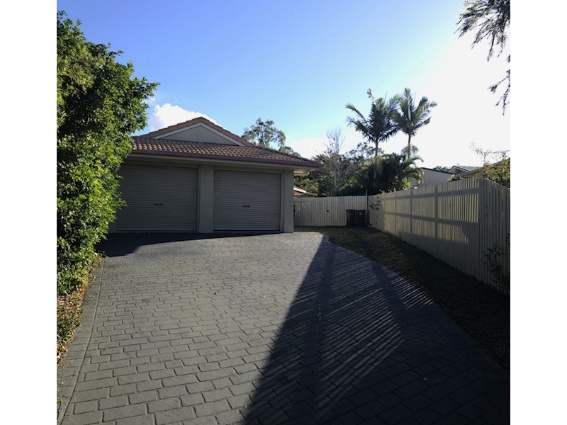 6 Kirrang Pl, Boyne Island QLD 4680