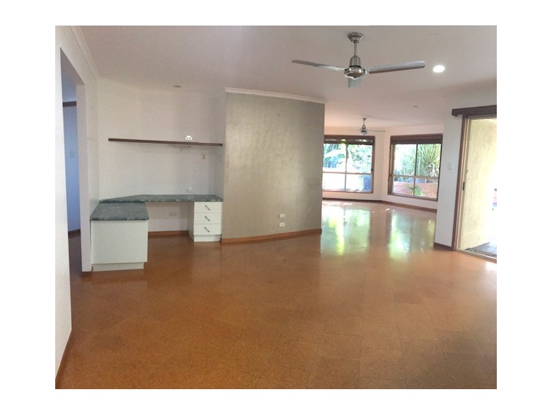 6 Kirrang Pl, Boyne Island QLD 4680