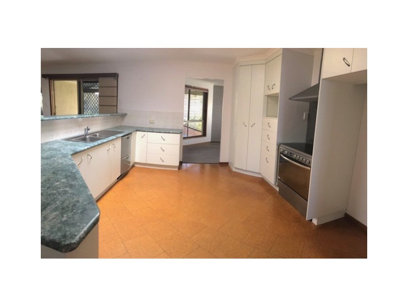 6 Kirrang Pl, Boyne Island QLD 4680