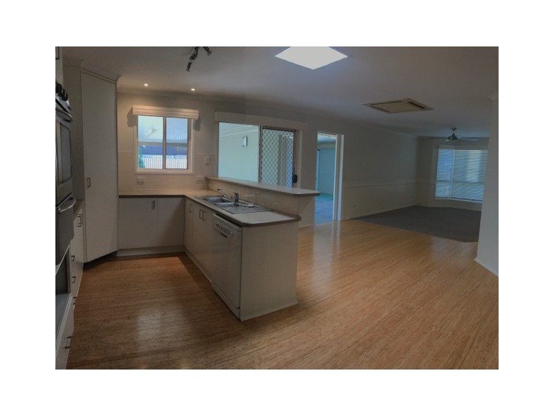 49 Cremorne Dr, Tannum Sands QLD 4680