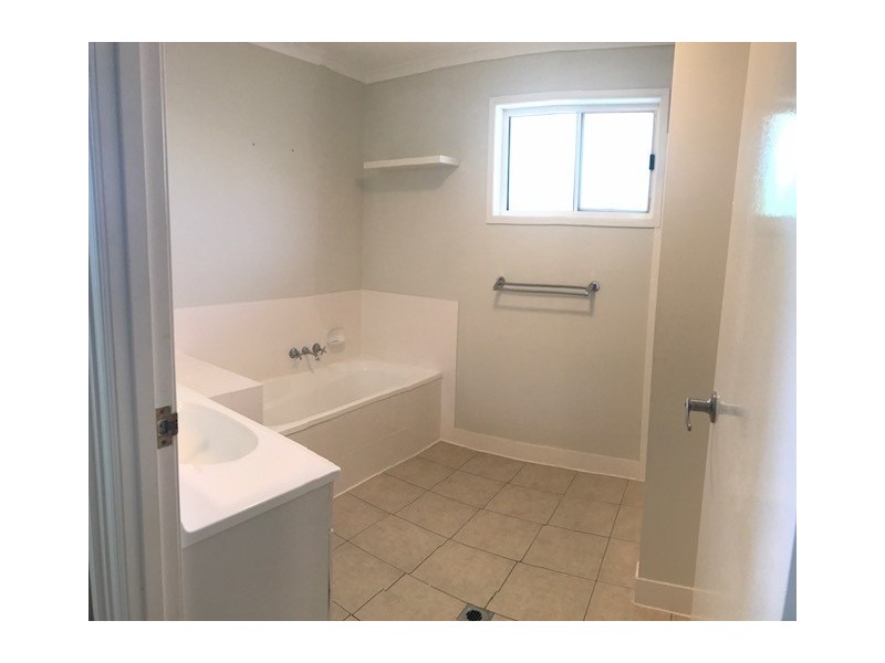 49 Cremorne Dr, Tannum Sands QLD 4680