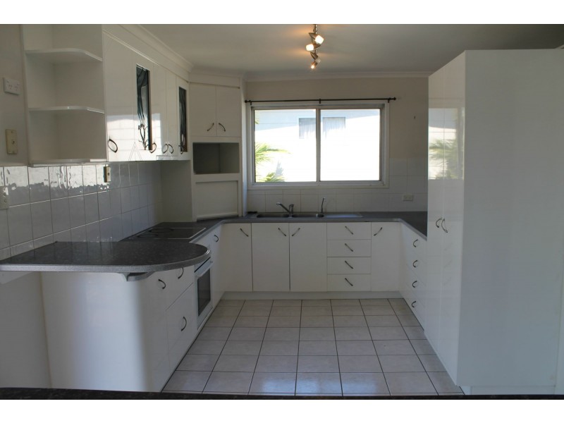 12 Macedon Street, Tannum Sands QLD 4680