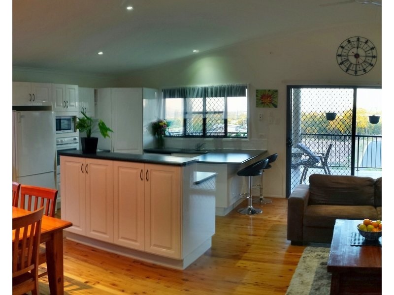 20 Llewellyn Cl, Clinton QLD 4680