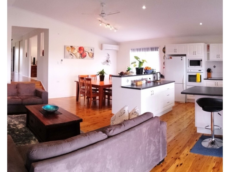 20 Llewellyn Cl, Clinton QLD 4680