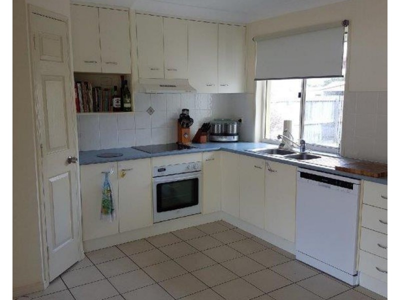 4 Gregory Street, Tannum Sands QLD 4680