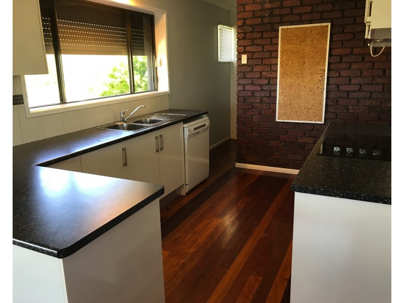 15 Sayre Crescent, Boyne Island QLD 4680