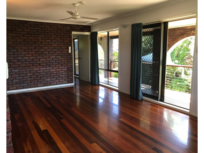 15 Sayre Crescent, Boyne Island QLD 4680