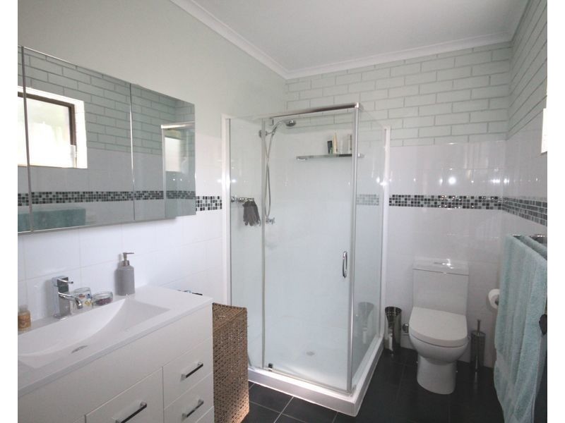 15 Sayre Crescent, Boyne Island QLD 4680