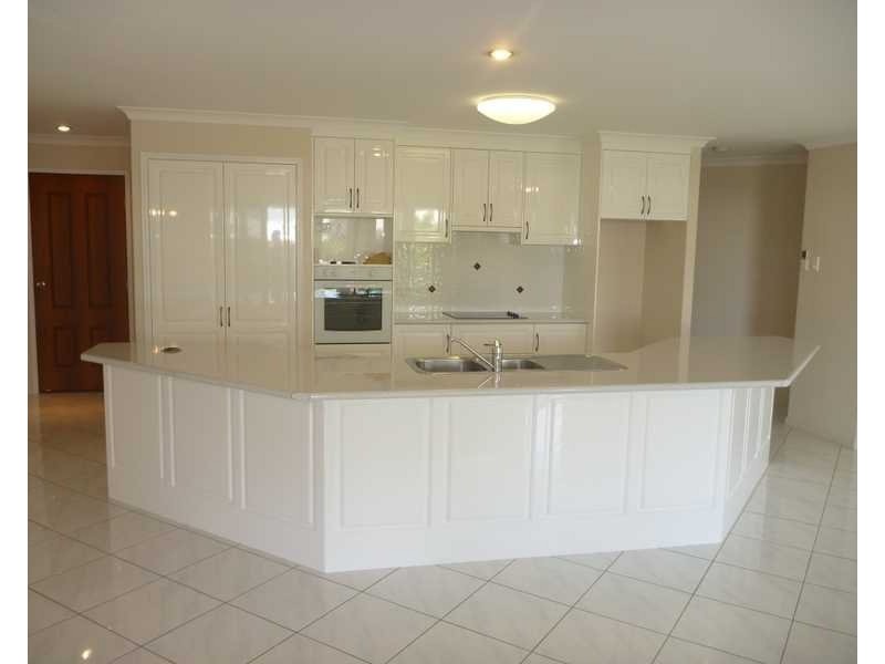 4 Jeana Close, Boyne Island QLD 4680