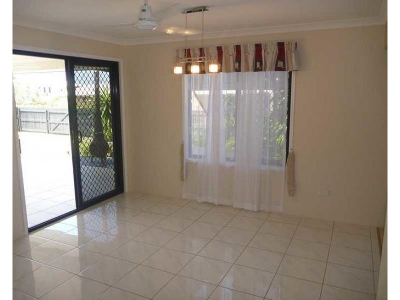 4 Jeana Close, Boyne Island QLD 4680