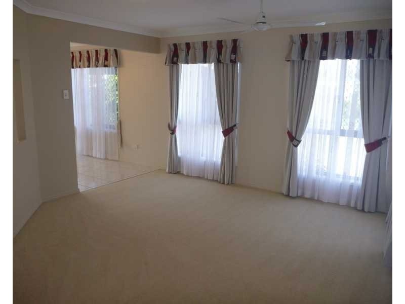 4 Jeana Close, Boyne Island QLD 4680