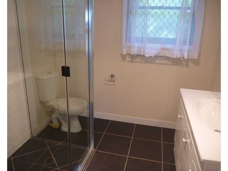 4 Jeana Close, Boyne Island QLD 4680