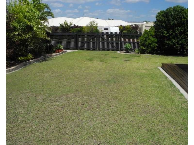 4 Jeana Close, Boyne Island QLD 4680