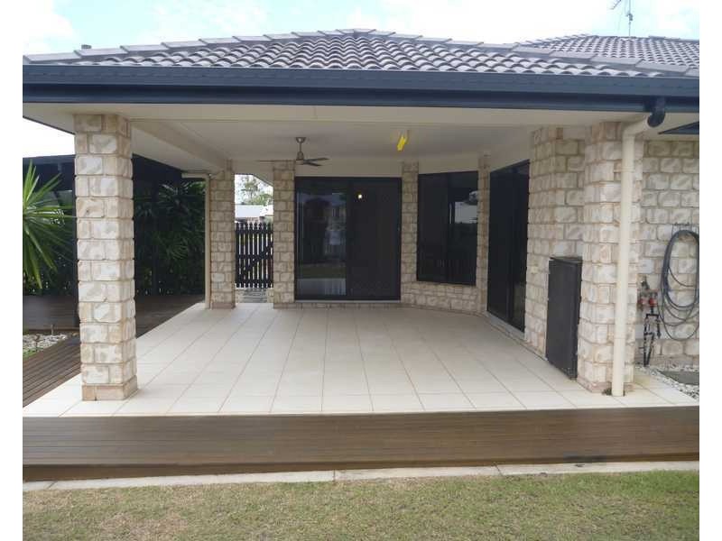 4 Jeana Close, Boyne Island QLD 4680