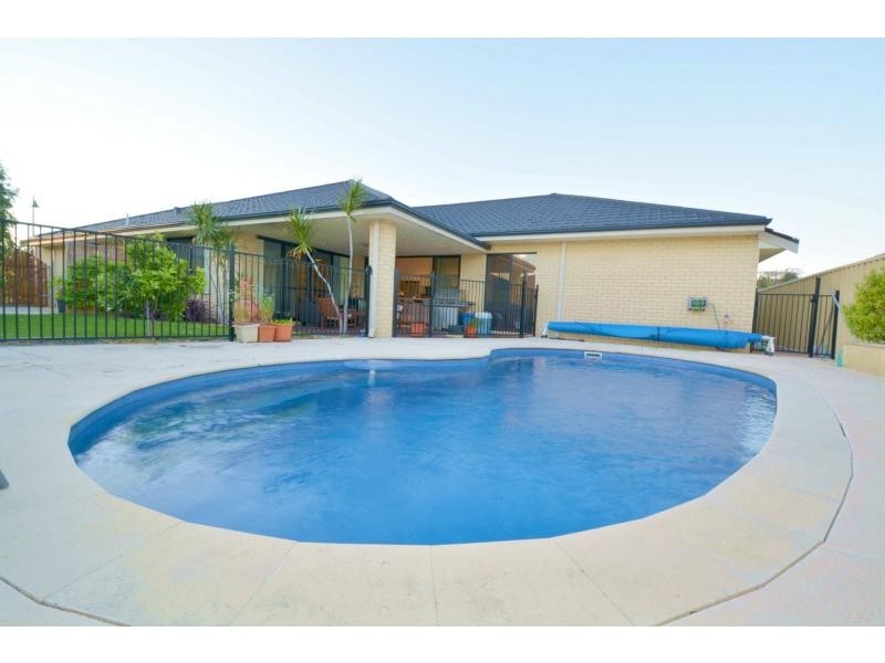 5 Carnaby Way, Harrisdale WA 6112