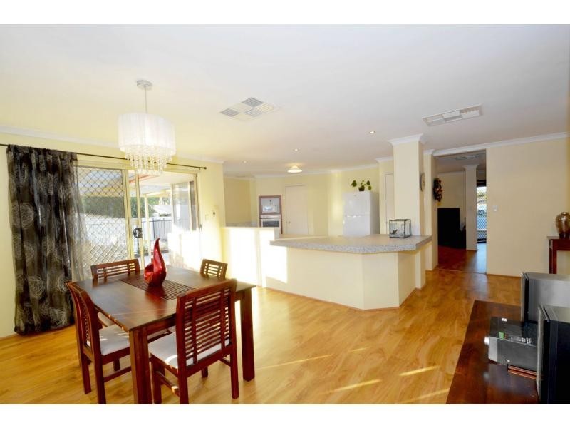 13 Rosella Place, Gosnells WA 6110