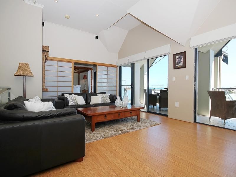 27 Toulon Circle, Mindarie WA 6030