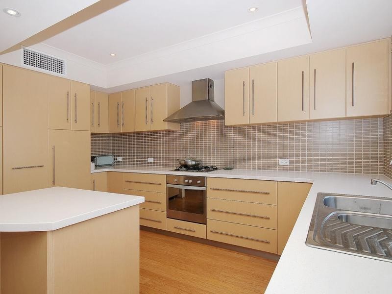 27 Toulon Circle, Mindarie WA 6030