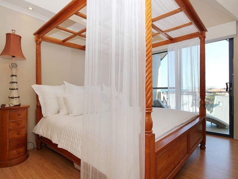 27 Toulon Circle, Mindarie WA 6030