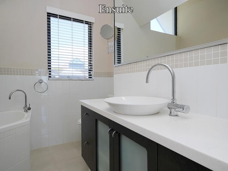 27 Toulon Circle, Mindarie WA 6030