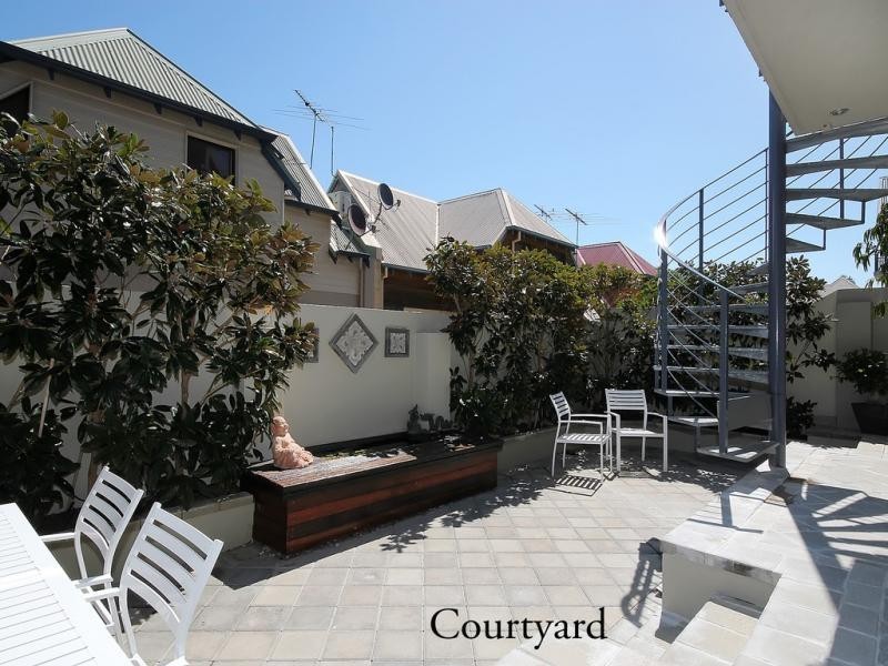 27 Toulon Circle, Mindarie WA 6030