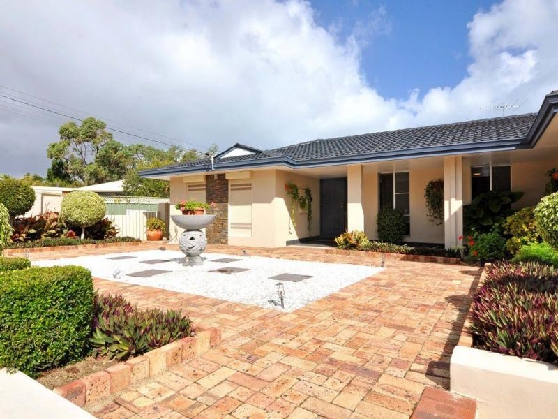 3 Bage Court, Hillarys WA 6025
