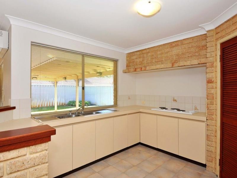 127 Camarino Drive, Woodvale WA 6026