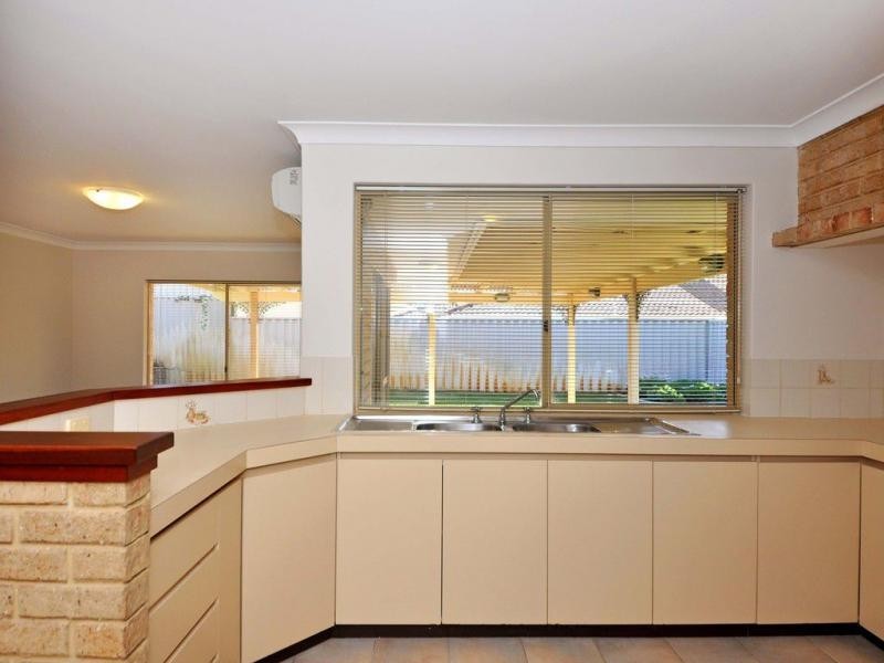 127 Camarino Drive, Woodvale WA 6026