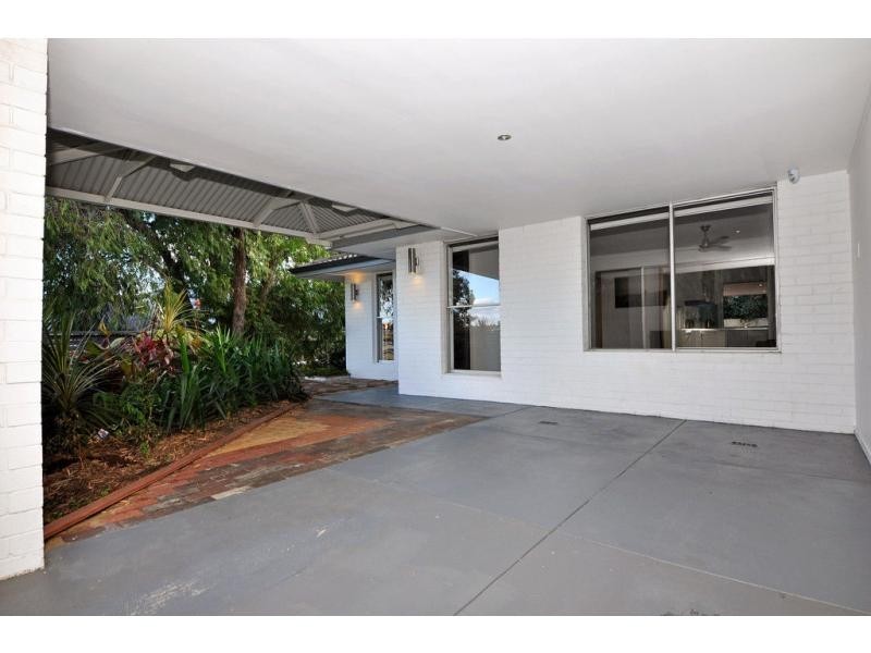 21B Gleddon Way, Hillarys WA 6025
