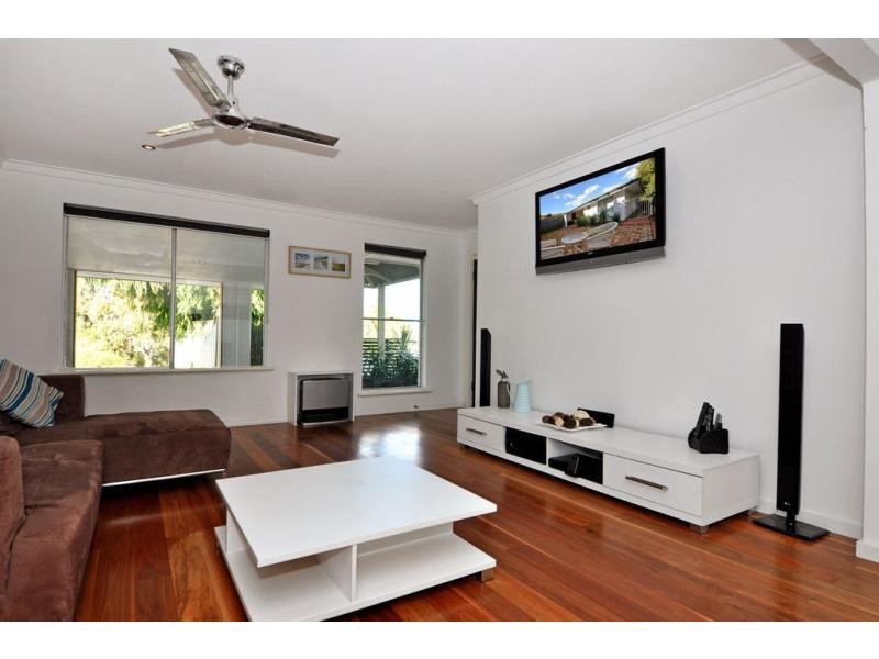 21B Gleddon Way, Hillarys WA 6025