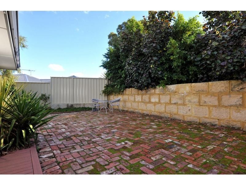 21B Gleddon Way, Hillarys WA 6025