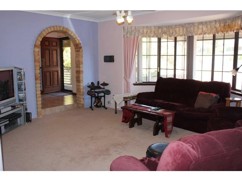 6 Tracy Turn, Woodvale WA 6026