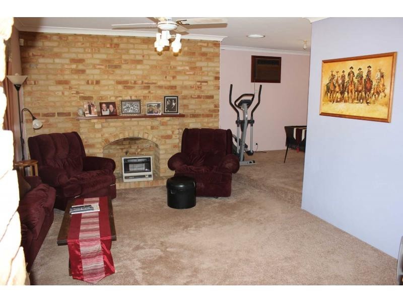 6 Tracy Turn, Woodvale WA 6026