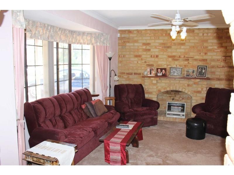 6 Tracy Turn, Woodvale WA 6026