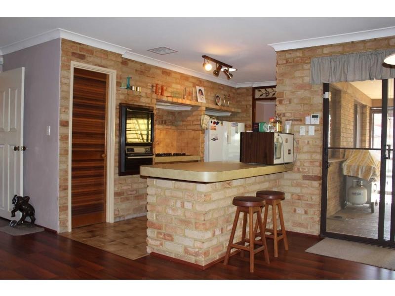 6 Tracy Turn, Woodvale WA 6026