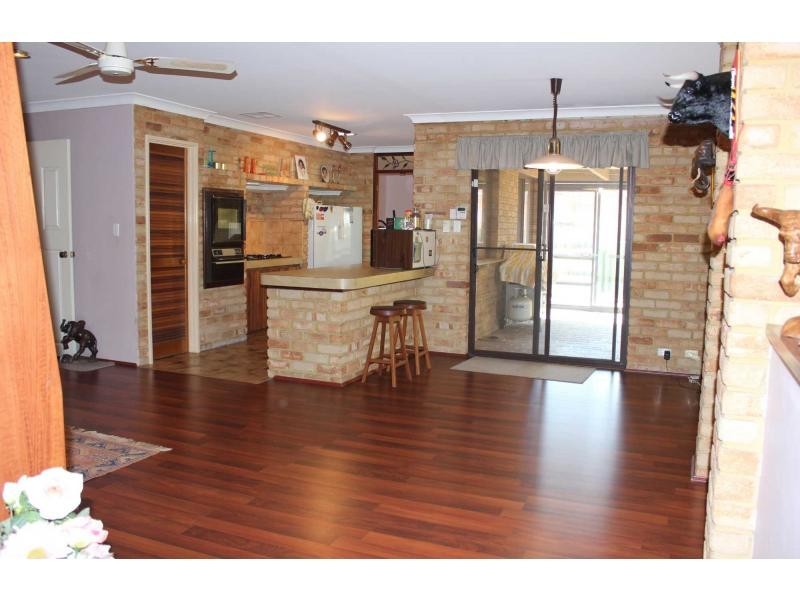 6 Tracy Turn, Woodvale WA 6026